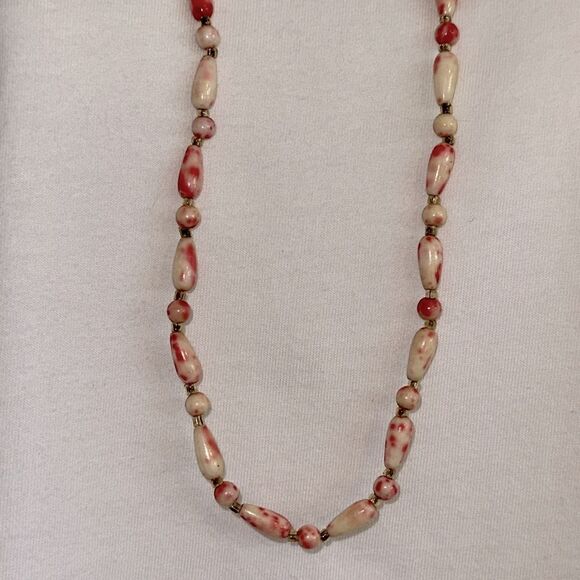 Pink and Cream Beaded Necklace - Picture 2 of 4